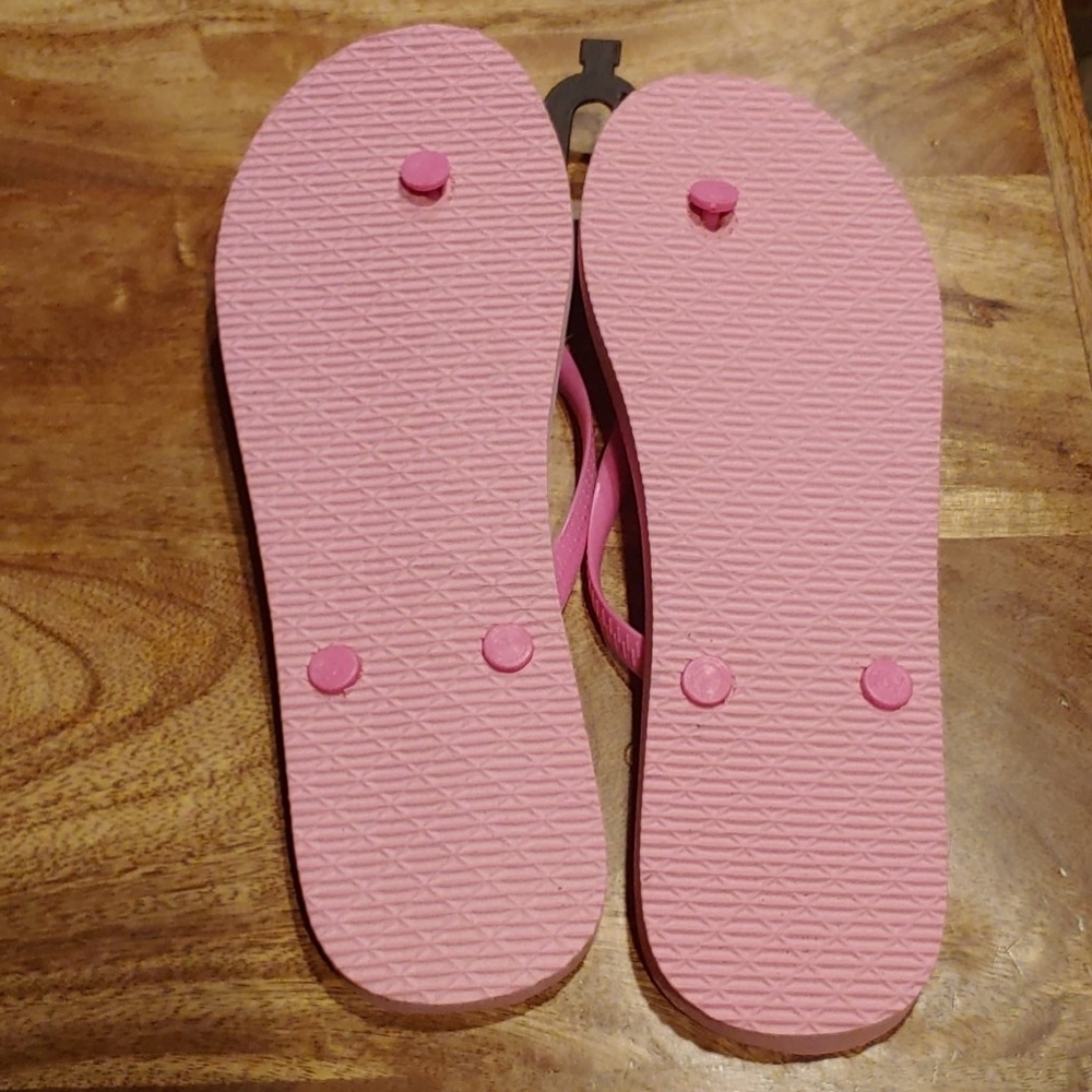 NWT 2/$10 dELiA*s Pineapple Flip Flips - Picture 4 of 4
